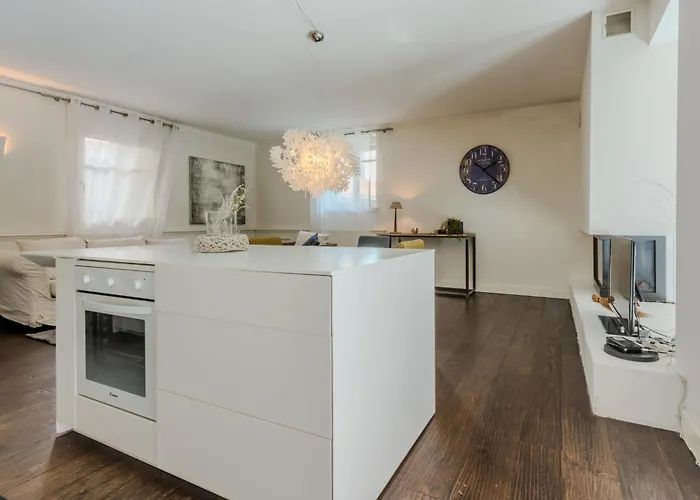 Serafini By Interhome Trento